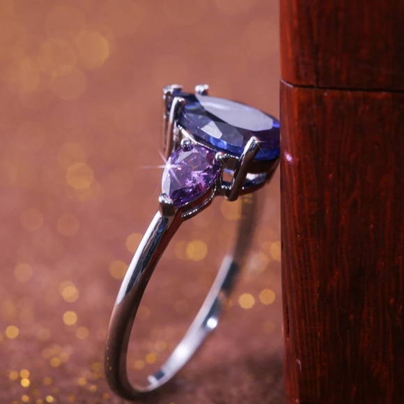 🎀925 Royal Blue Sapphire & Amethyst Ring - Picture 4 of 7
